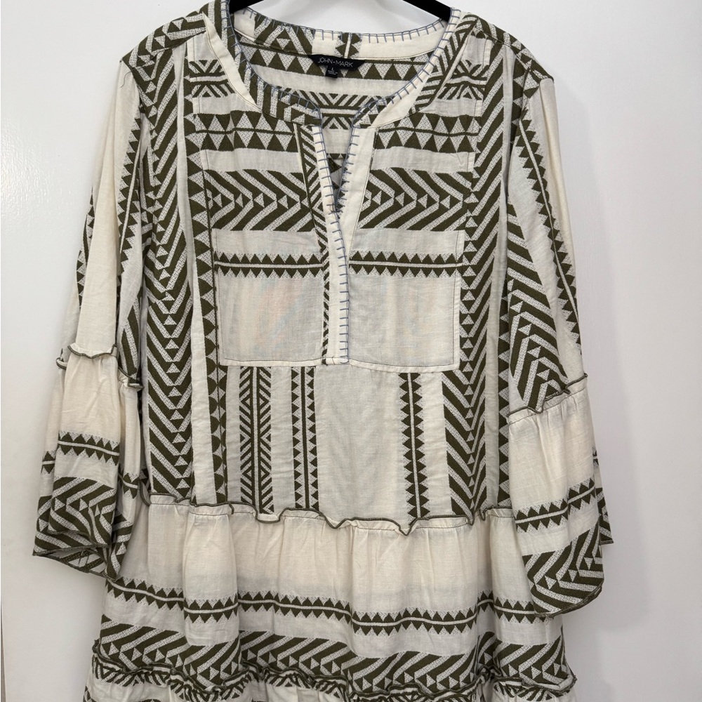 John Mark Jacquard Woven Geometric Print Split V-Neck 3/4 Bell Sleeve Top Size L